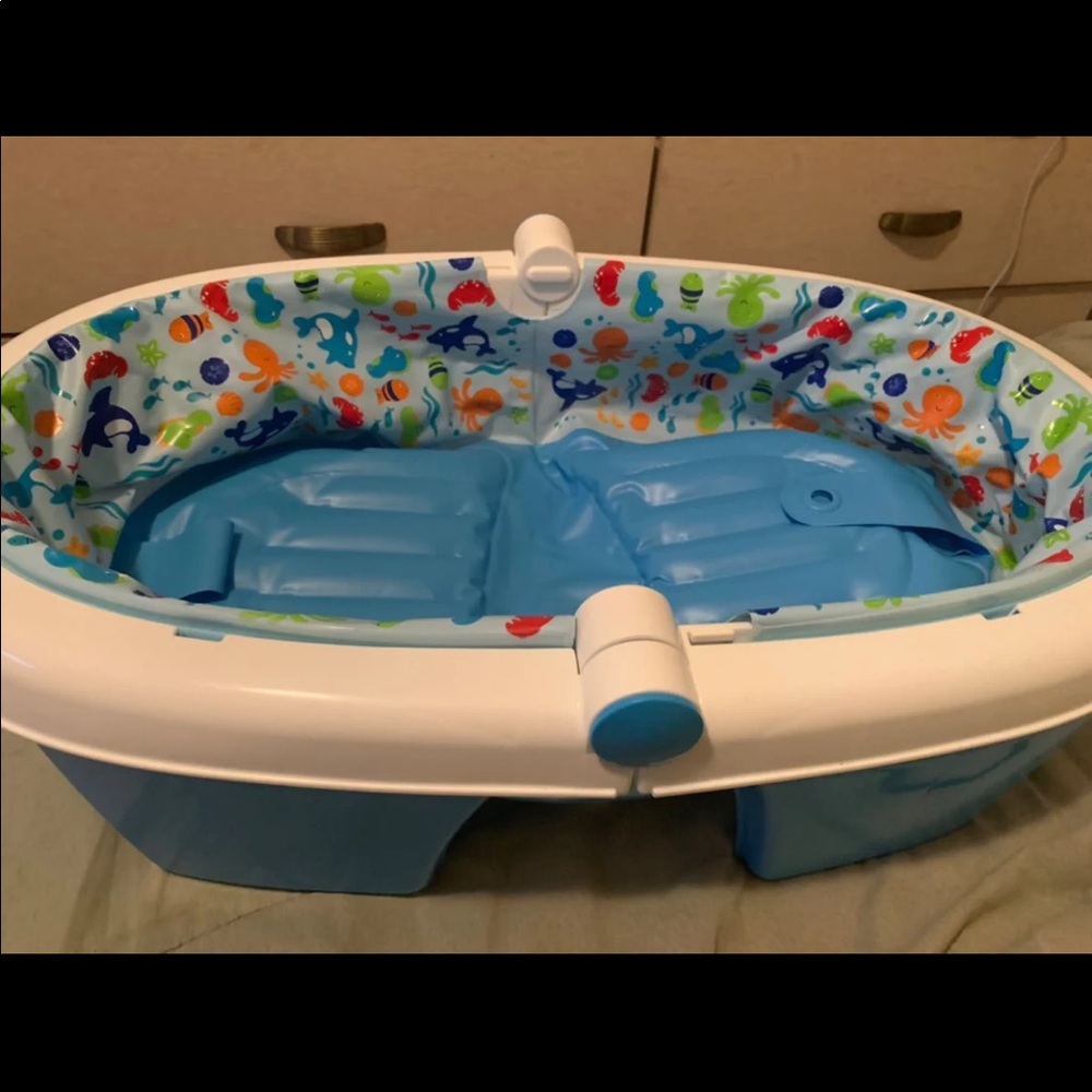 Baby bath tub